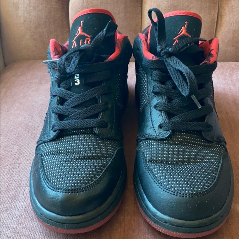 Air Jordan 1 Retro Low - Picture 2 of 7